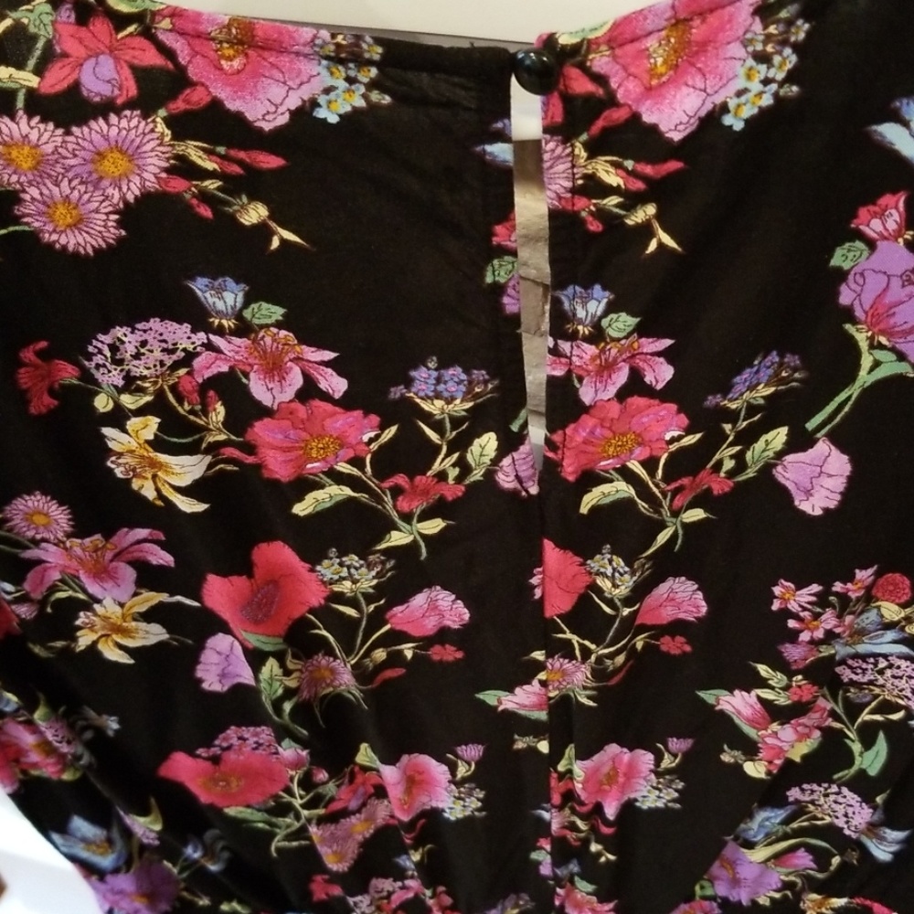 Romper🦋 - Picture 3 of 4